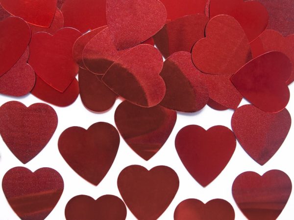 Rød metallisk hjerte konfetti