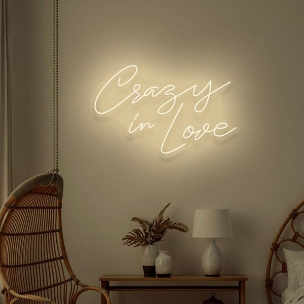 LED neon skilt “Crazy in love”