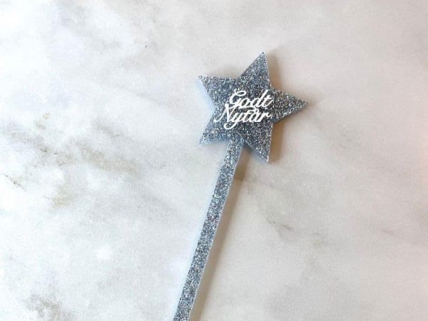 Sølv stjerne drinks pind m. glimmer “Godt Nytår” Sølv stjerne drinks pind m. glimmer “Godt Nytår”