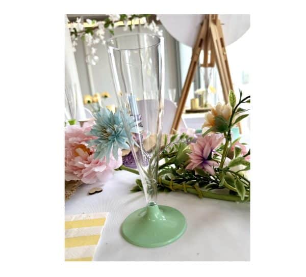 Plast champagneglas m/ pastel grøn fod Plast champagneglas m/ pastel grøn fod