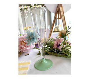 Plast champagneglas m/ pastel grøn fod Plast champagneglas m/ pastel grøn fod