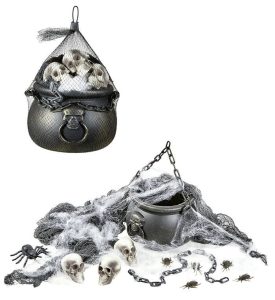 Heksekedel med uhyggelig pynt