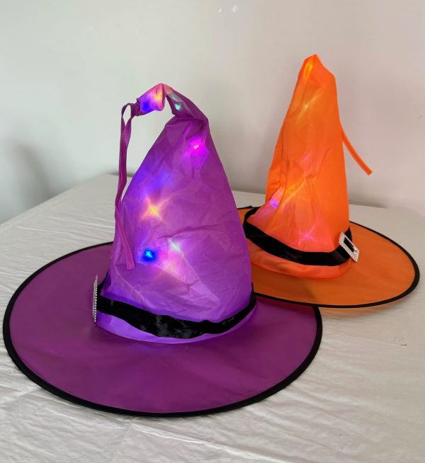 Lilla/orange heksehat med LED lys Lilla/orange heksehat med LED lys