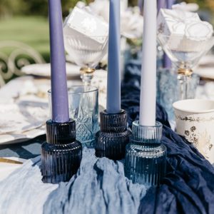 Mørke blå lysestage