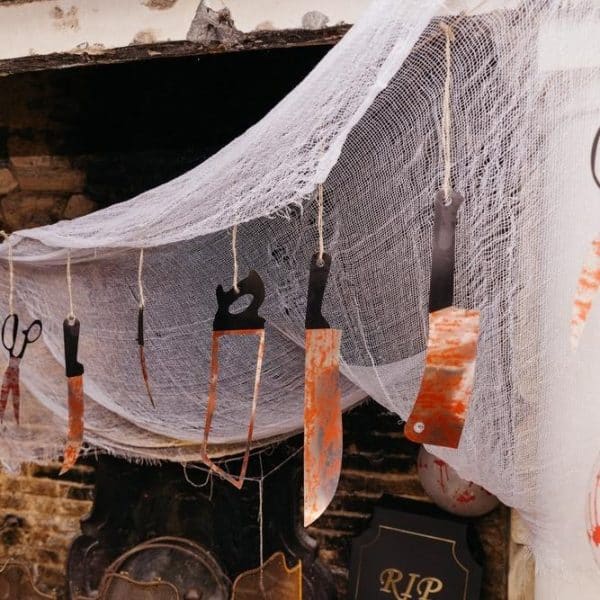 Guirlande m/blodigt værktøj