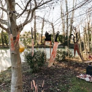 Guirlande m/blodigt værktøj