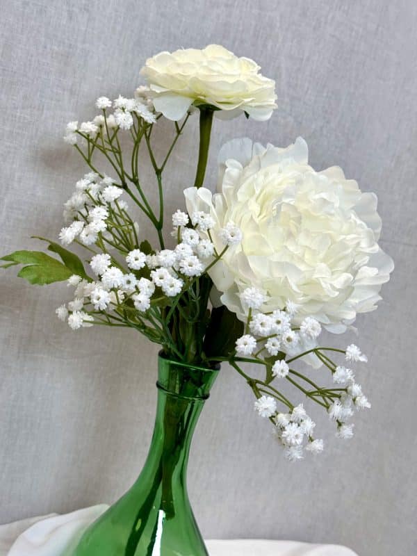 Kunstig hvid pæon blomst