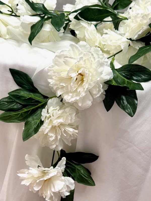 Blad ranke m/kunstig hvid pæon Blad ranke m/kunstig hvid pæon