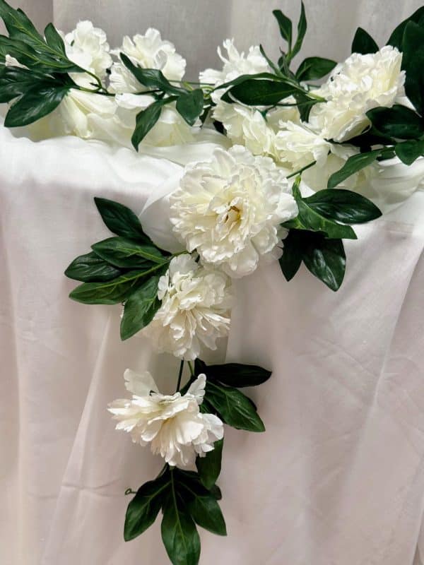 Blad ranke m/kunstig hvid pæon Blad ranke m/kunstig hvid pæon