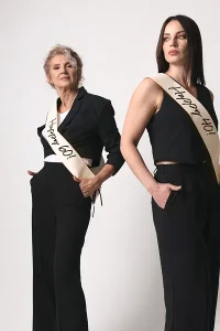 Creme skråbånd “Happy 60!” Creme skråbånd “Happy 60!”