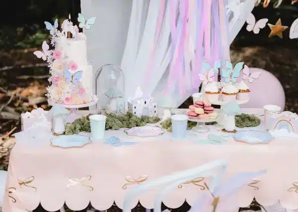 Lyserød dug m/guld sløjfer